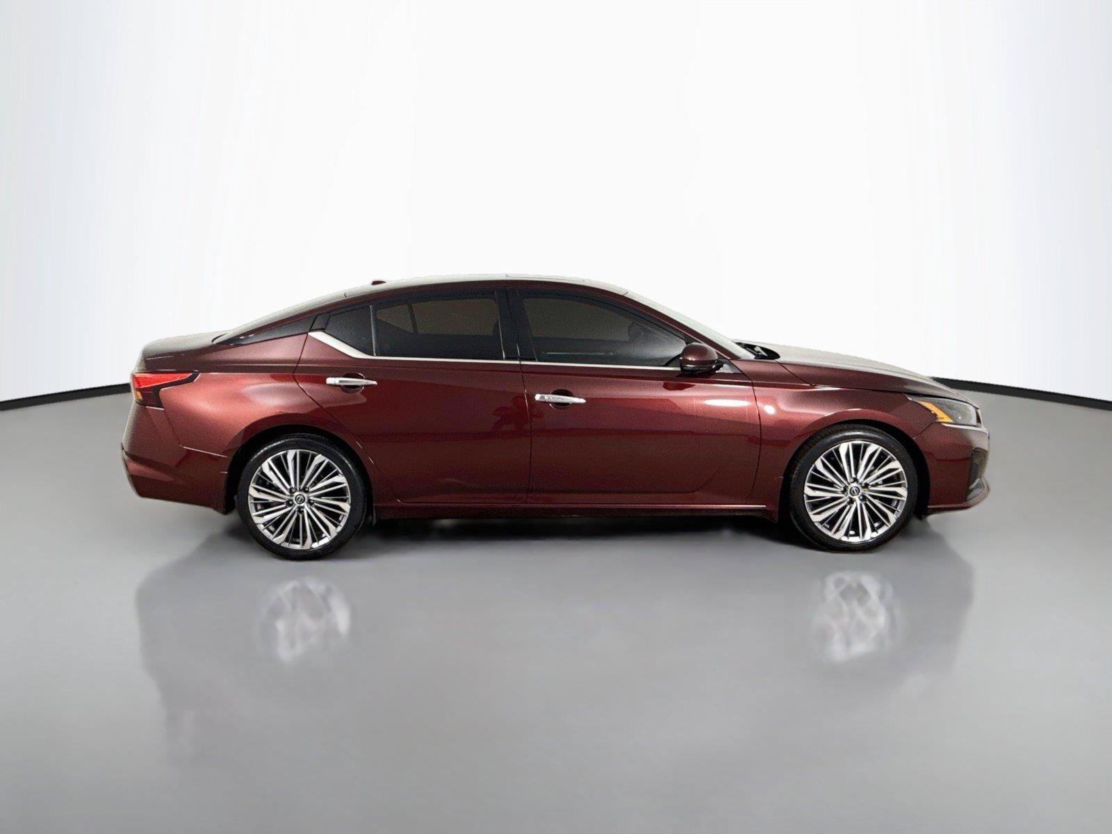 Used 2023 Nissan Altima 2.5 SL FWD image 17
