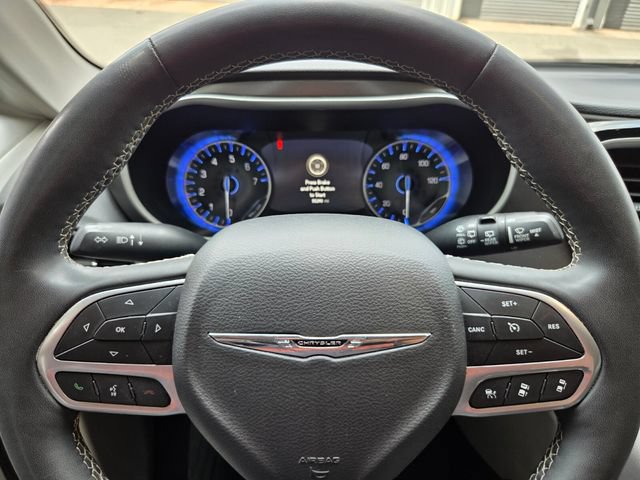 Used 2024 Chrysler Pacifica Touring-L FWD image 14