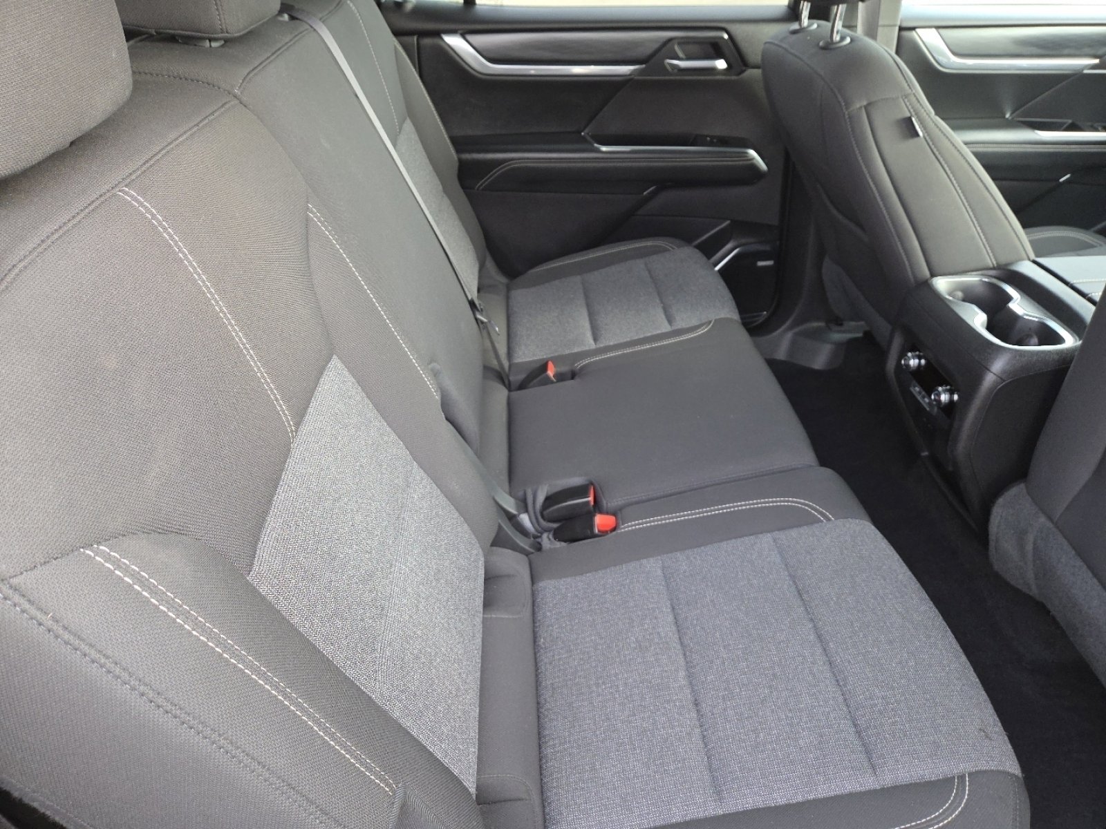 Used 2025 GMC Acadia Elevation image 23