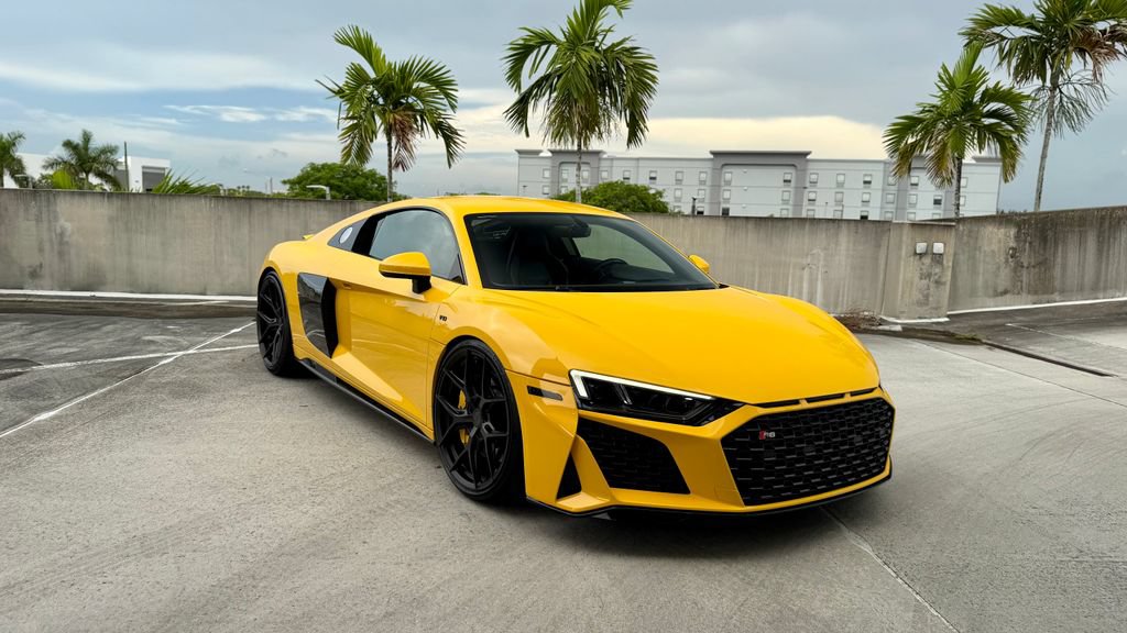 Used 2021 Audi R8 V10 w/ Premium Package RWD image 1