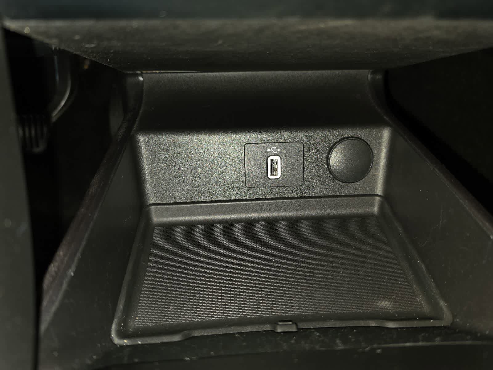 Used 2018 Ford Fusion SE w/ Equipment Group 601A FWD image 20