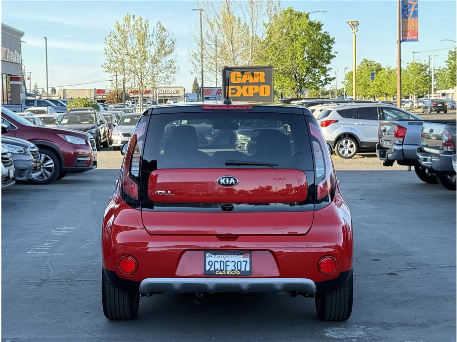 Used 2019 Kia Soul + image 5