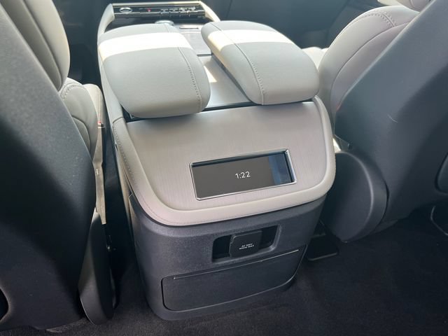 New 2026 Lincoln Navigator Reserve AWD/4WD image 25