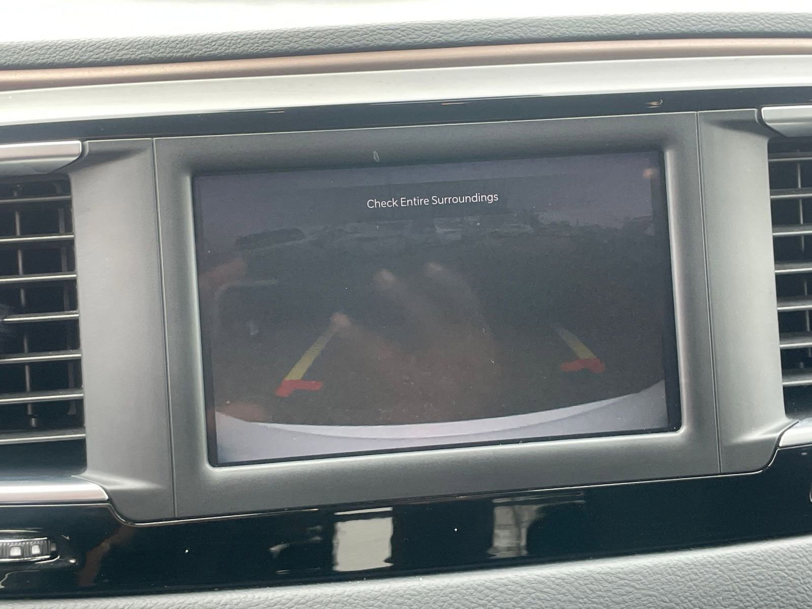 Used 2023 Chrysler Voyager LX image 24