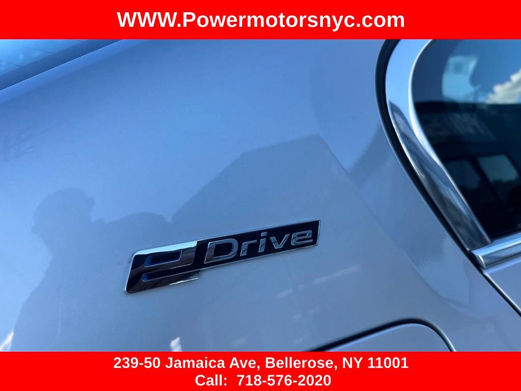 Used 2019 BMW 530e xDrive w/ Premium Package AWD/4WD image 14