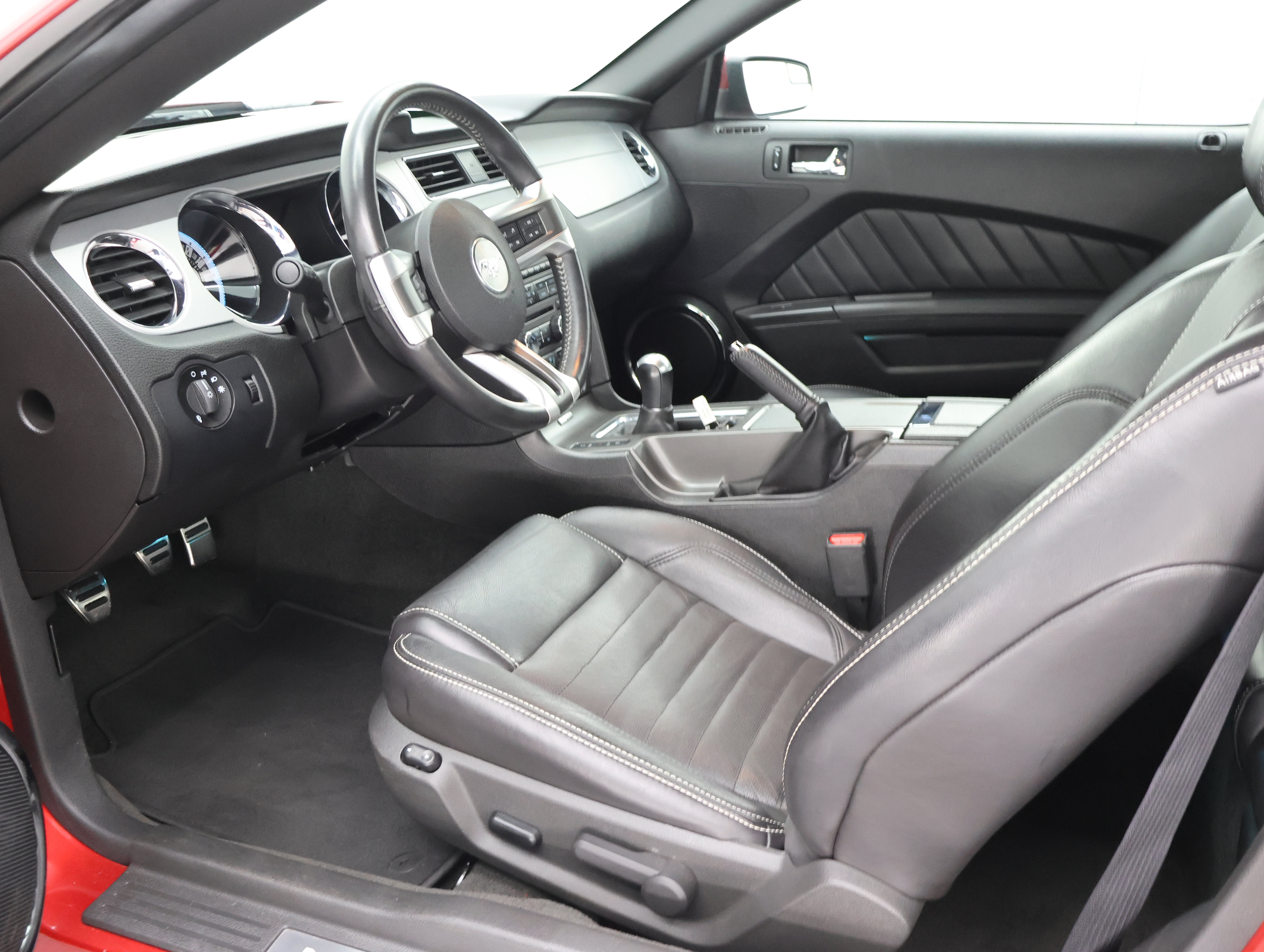 Used 2013 Ford Mustang GT Premium w/ Comfort Pkg RWD image 8