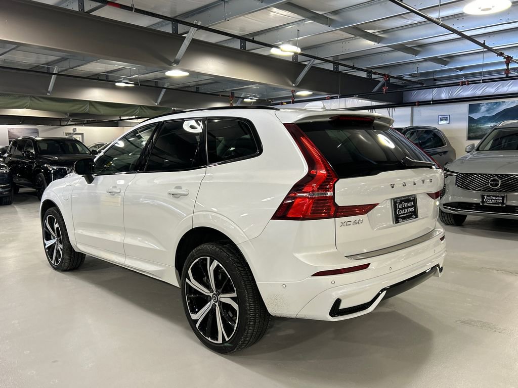 Certified 2024 Volvo XC60 T8 Ultimate w/ Protection Package Premier image 4