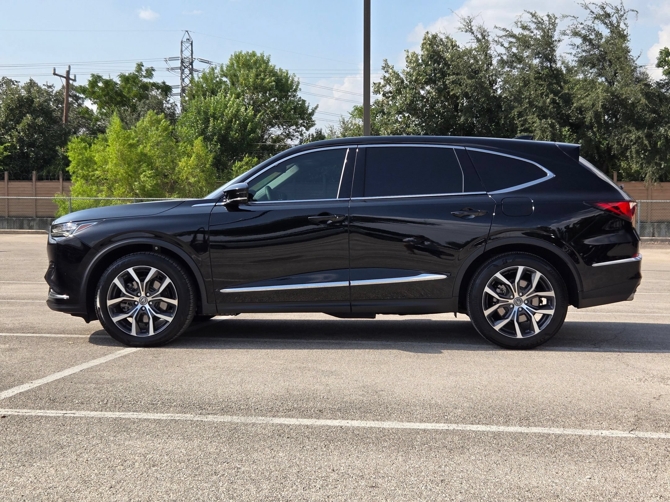 Used 2023 Acura MDX FWD w/ Technology Package image 6