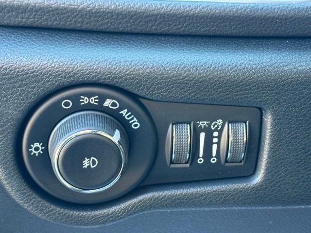 New 2026 Chrysler Pacifica Limited w/ S Appearance Package image 13