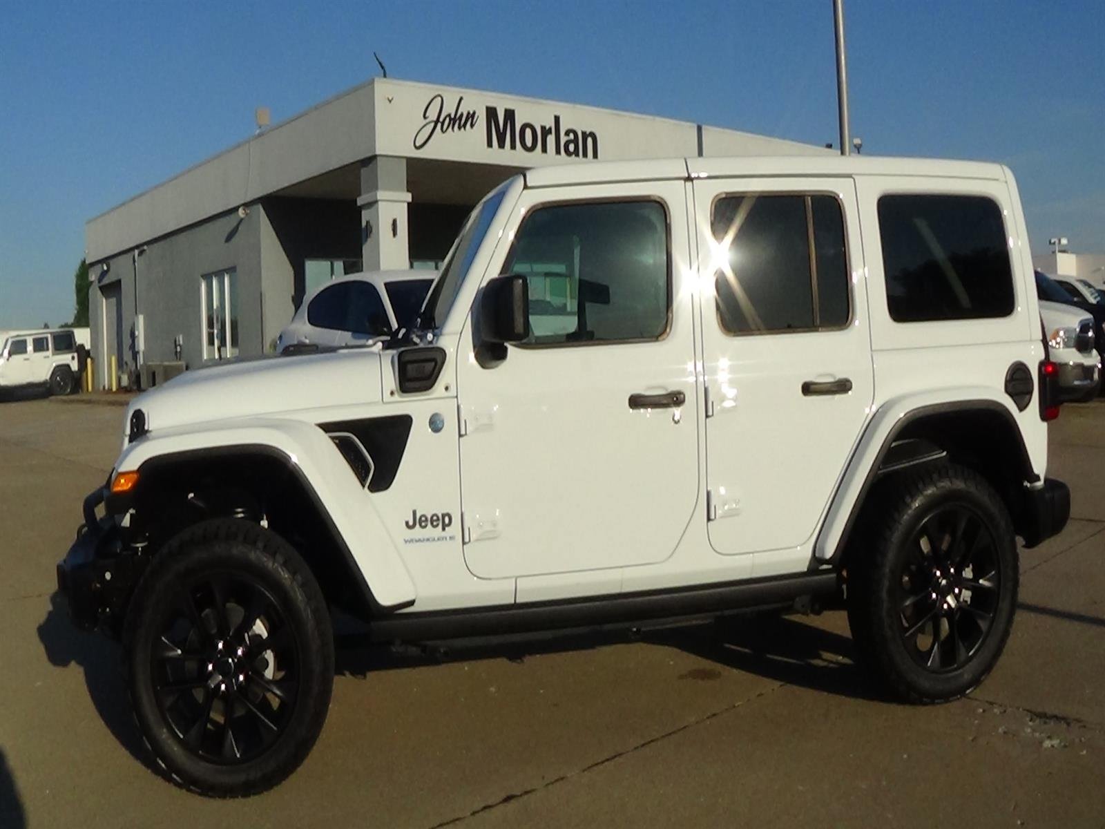Used 2024 Jeep Wrangler Unlimited w/ Convenience Group AWD/4WD image 1
