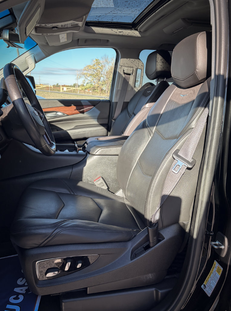 Used 2017 Cadillac Escalade Premium Luxury AWD/4WD image 24