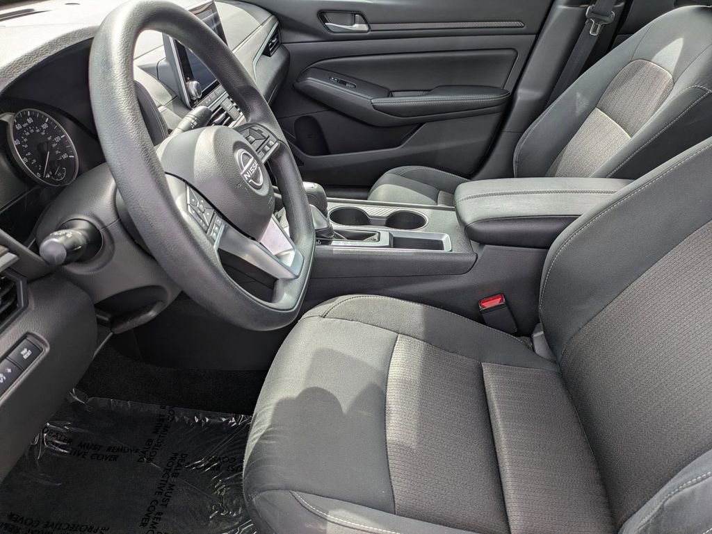 Used 2025 Nissan Altima 2.5 SV FWD image 22