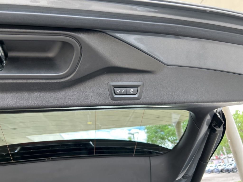 Used 2025 BMW X5 xDrive40i w/ M Sport Package image 37