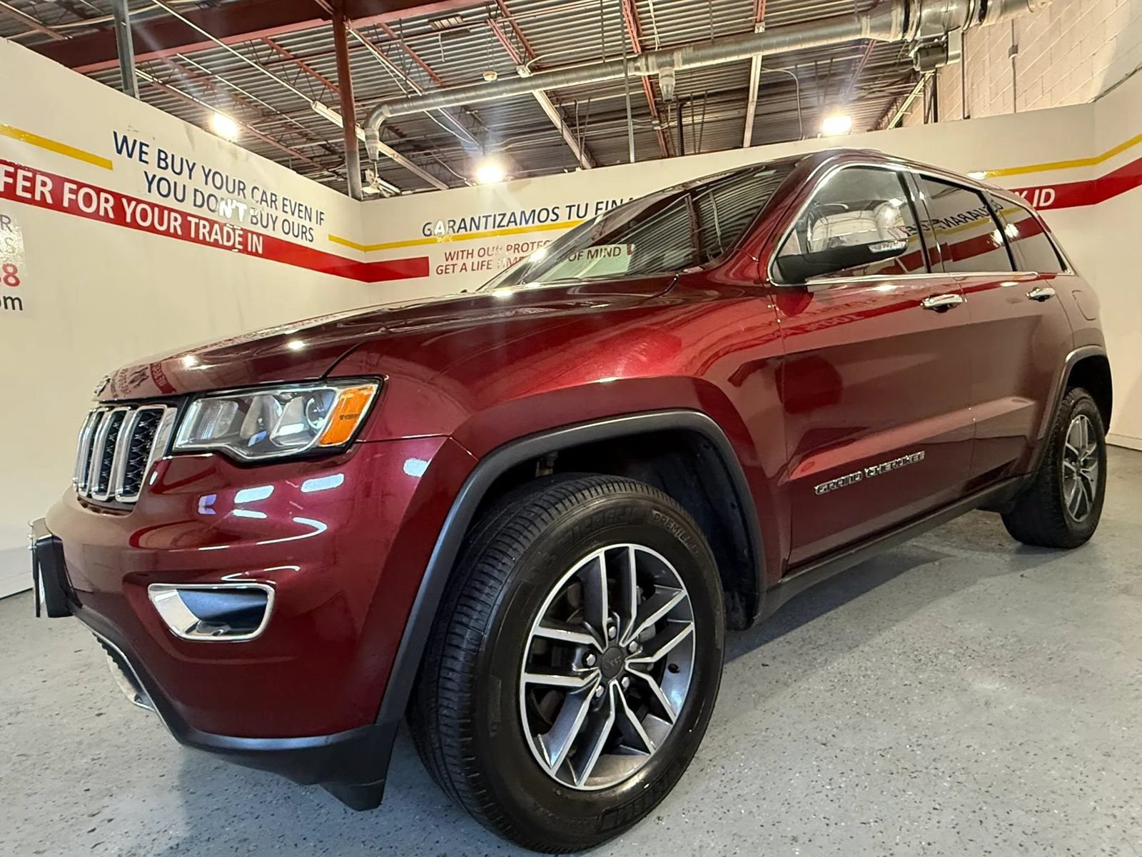 Used 2019 Jeep Grand Cherokee Limited AWD/4WD image 3