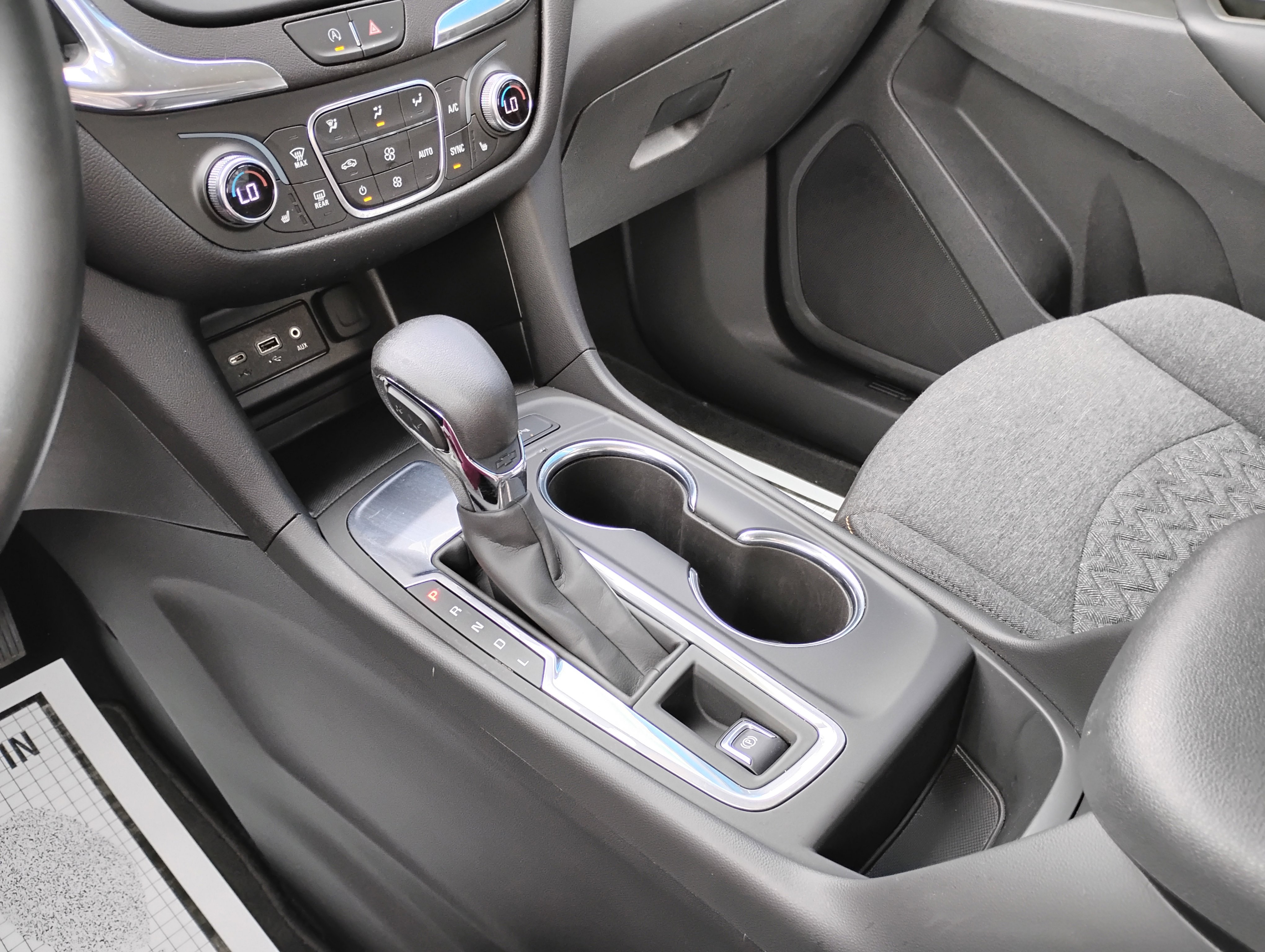 Used 2023 Chevrolet Equinox LT image 13