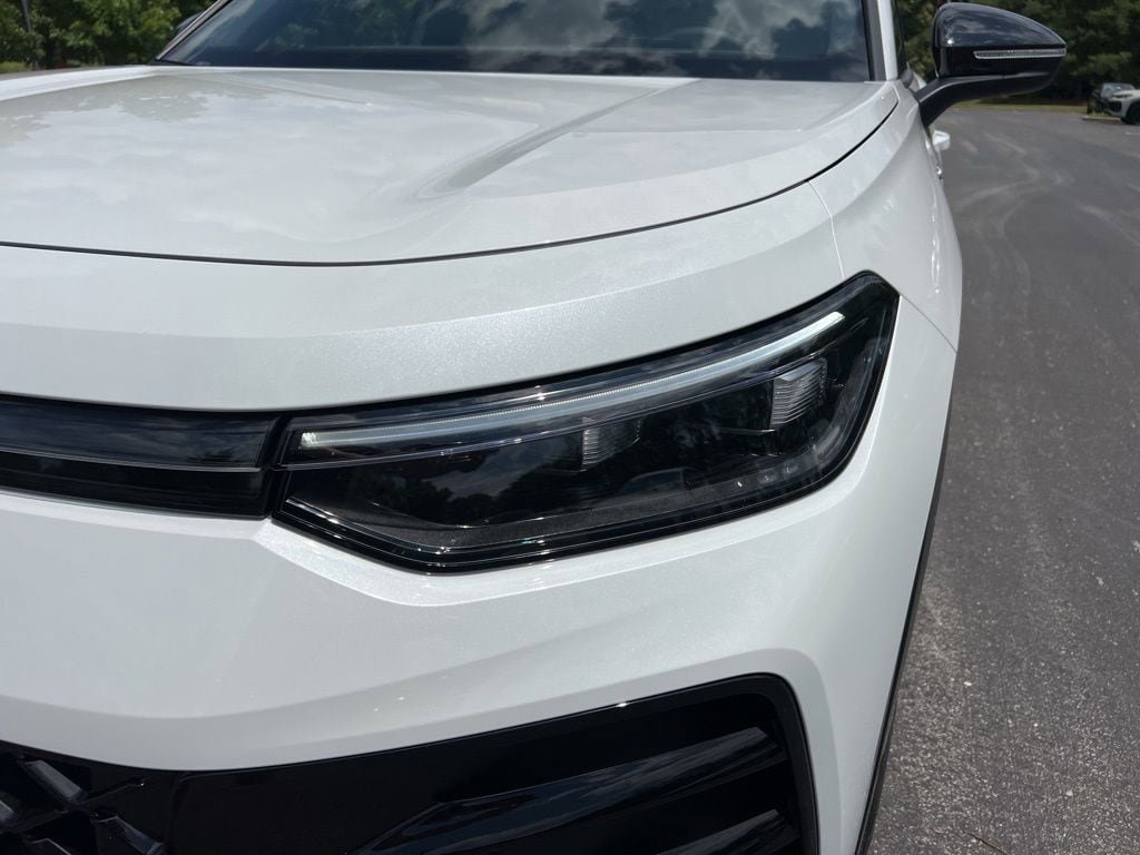 New 2026 Volkswagen Tiguan SE R-Line FWD image 8