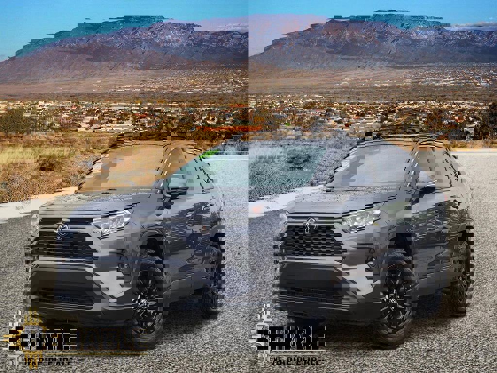 Used 2021 Toyota RAV4 XLE AWD/4WD image 1