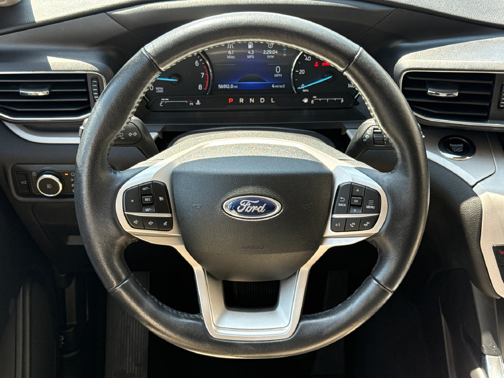 Used 2023 Ford Explorer XLT w/ Equipment Group 202A AWD/4WD image 13