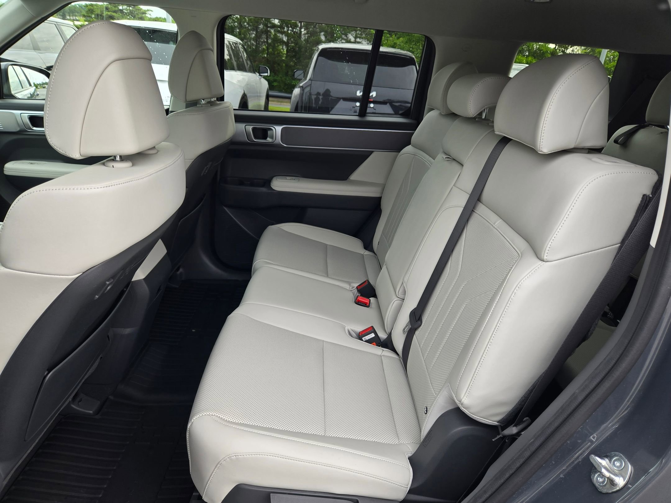 Used 2024 Hyundai Santa Fe SEL FWD image 34
