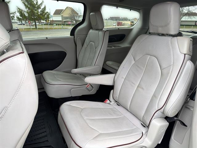Used 2017 Chrysler Pacifica Limited w/ Advanced Safetytec Group image 46