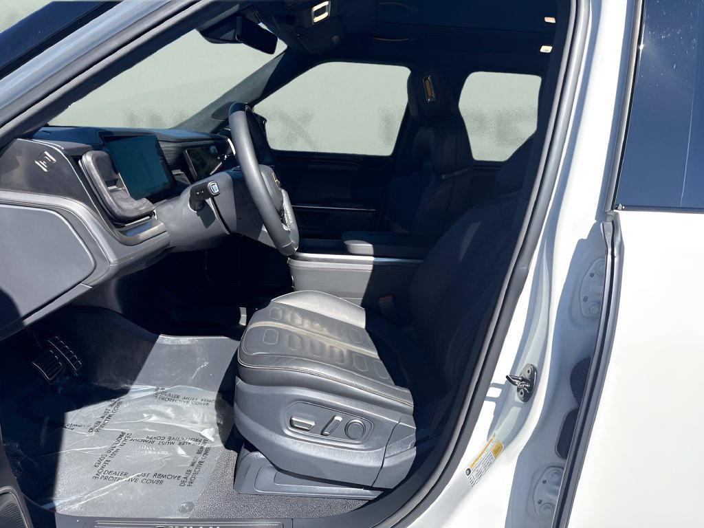 Used 2022 Rivian R1T Adventure AWD/4WD image 9