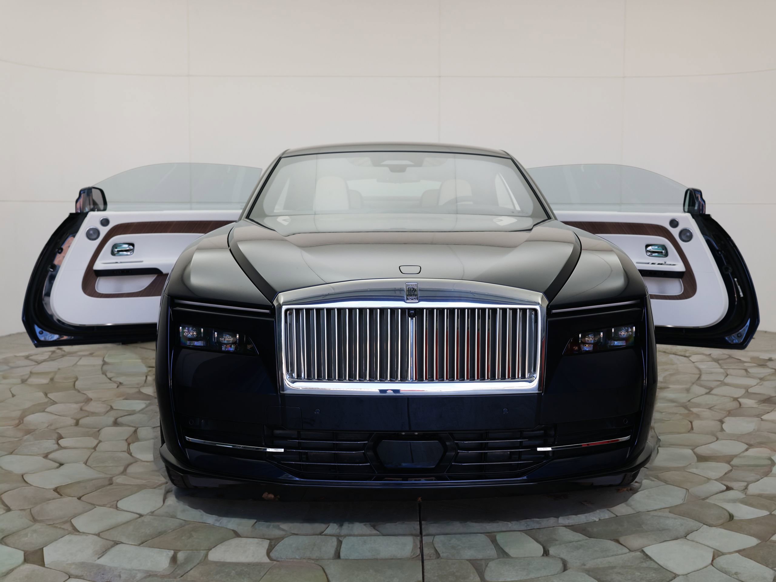 New 2026 Rolls-Royce Spectre Base image 3