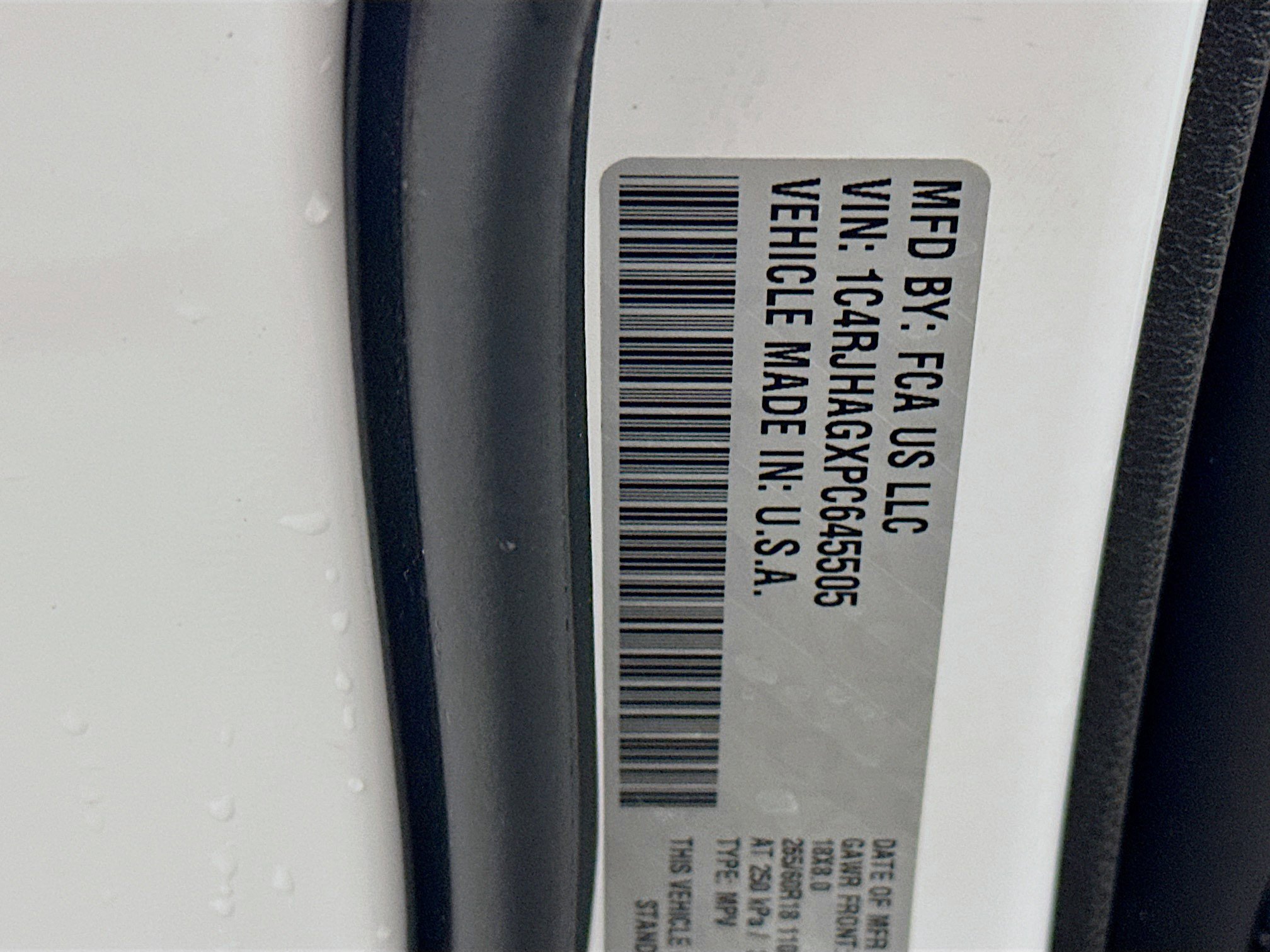 Used 2023 Jeep Grand Cherokee Laredo image 12