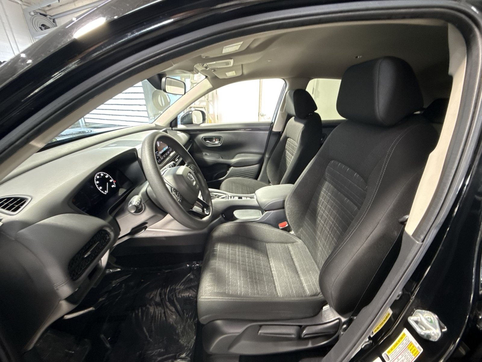 Used 2024 Honda HR-V LX image 14