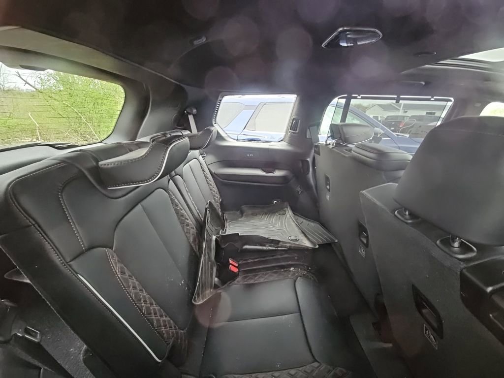 Used 2023 Jeep Grand Cherokee L Summit AWD/4WD image 6