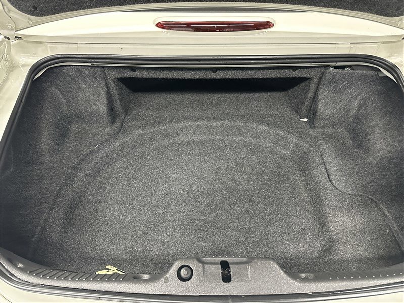 Used 2002 Ford Thunderbird Deluxe image 31