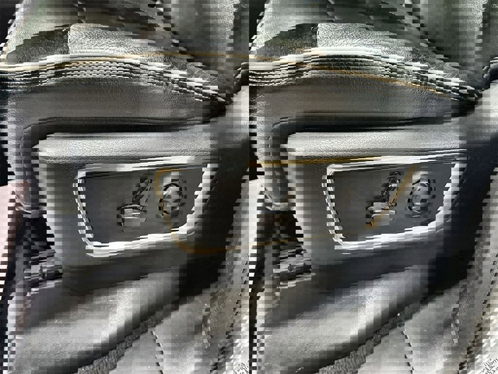 Used 2025 RAM 1500 Laramie image 13