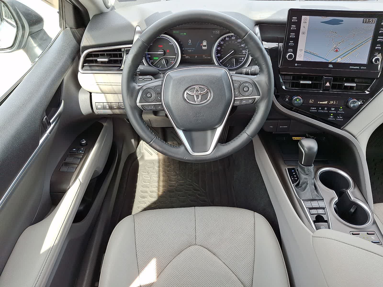 Used 2022 Toyota Camry XLE w/ Navigation Upgrade Package FWD image 15