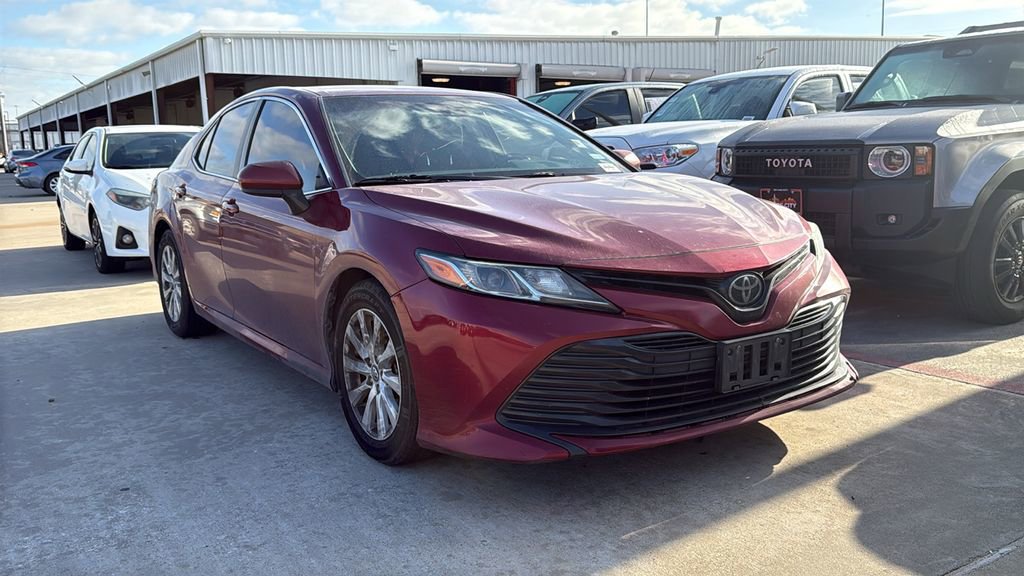 Used 2019 Toyota Camry LE image 2