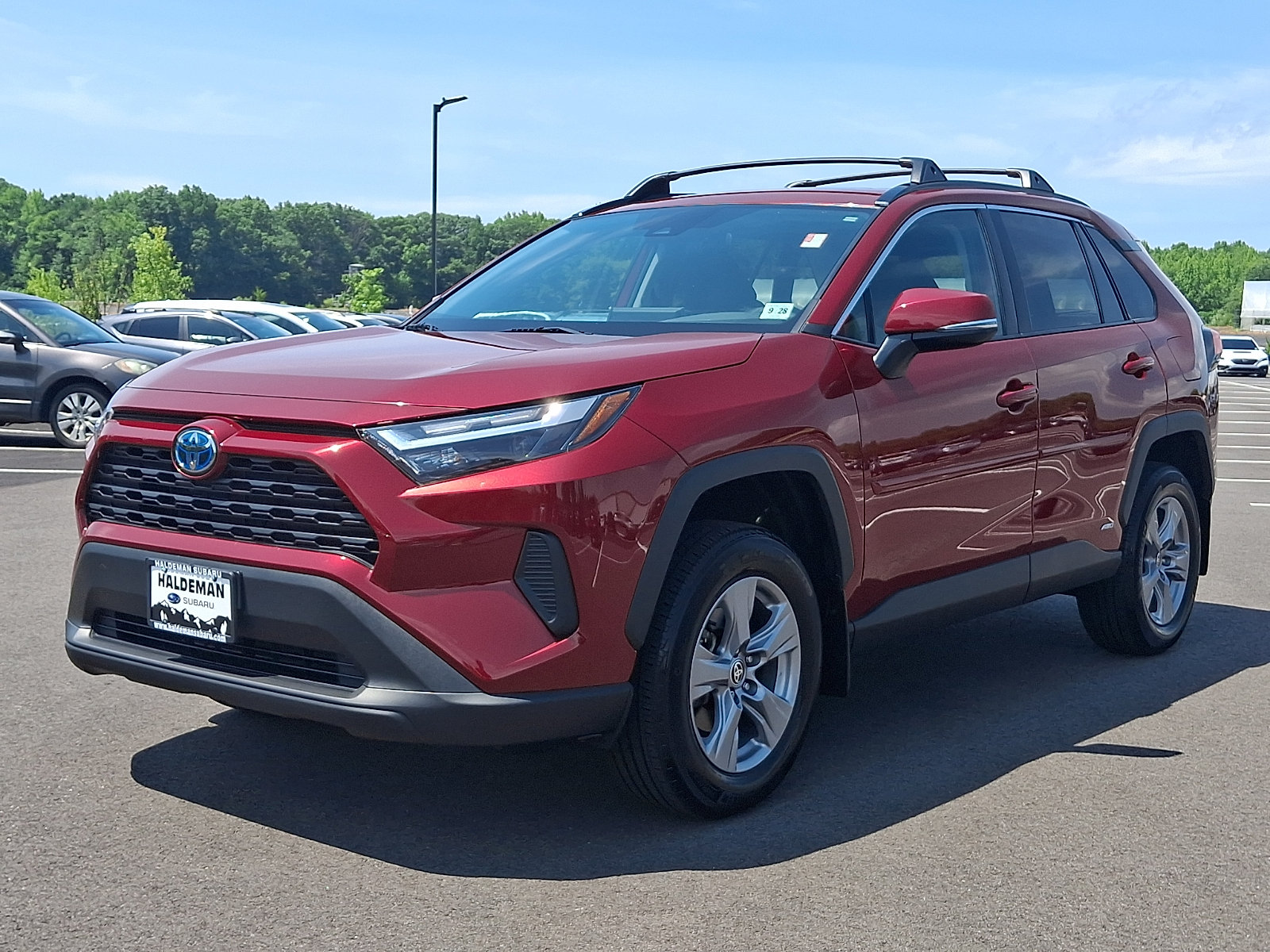 Used 2023 Toyota RAV4 XLE AWD/4WD image 3