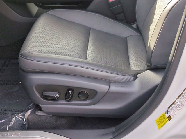 Used 2023 Lexus RZ 450e Premium w/ Technology Package image 13