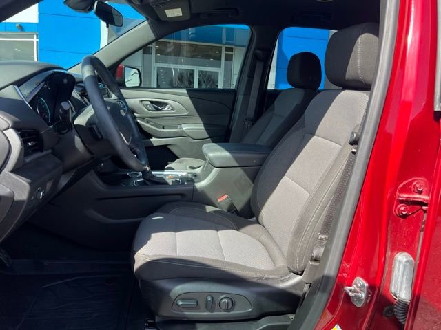 Used 2023 Chevrolet Traverse LT image 9