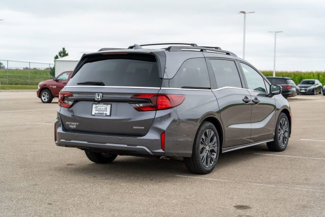 New 2026 Honda Odyssey Touring image 7