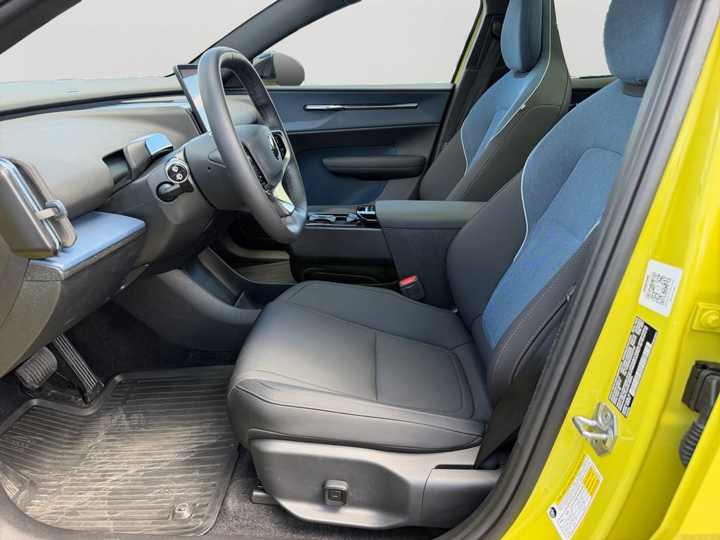 Certified 2025 Volvo EX30 Ultra AWD/4WD image 16