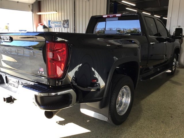 Used 2024 Chevrolet Silverado 3500 LTZ w/ LTZ Plus Package image 4