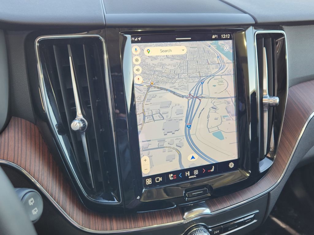 Used 2023 Volvo XC60 B5 Plus image 7