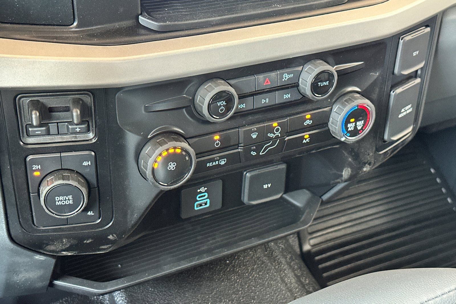 New 2025 Ford F550 4x4 Crew Cab Super Duty image 19