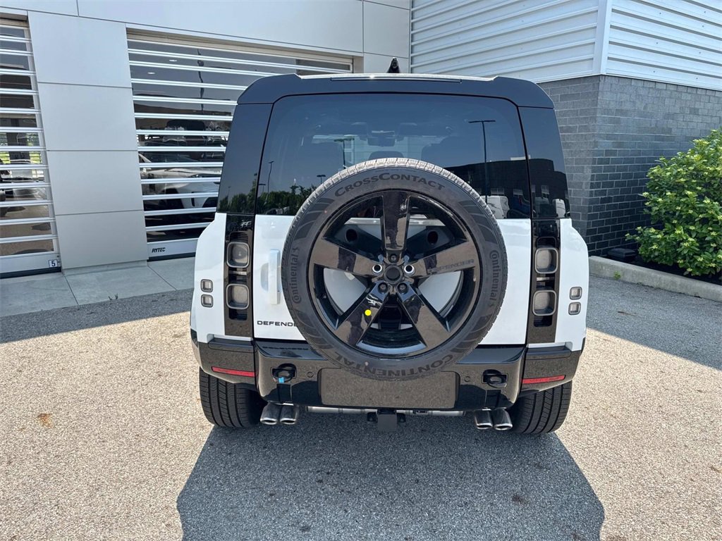 New 2025 Land Rover Defender 110 V8 image 5