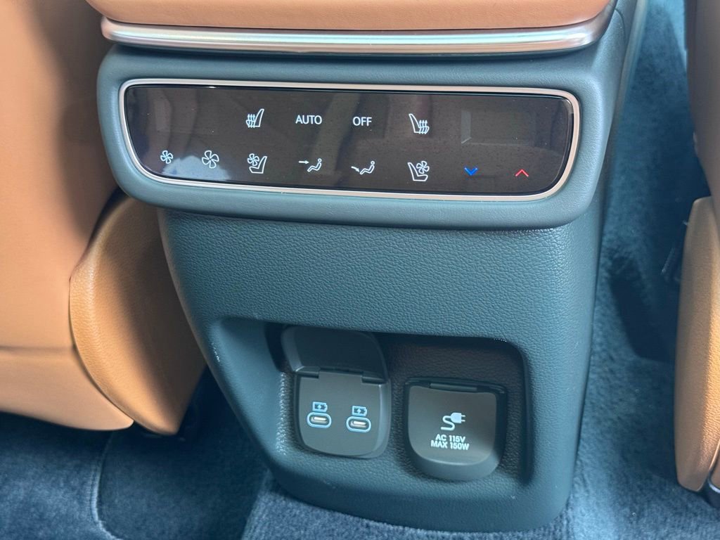 Used 2025 Genesis GV80 3.5T Prestige image 22