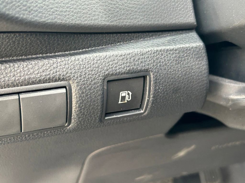 Used 2026 Toyota Corolla SE w/ SE Premium Package image 24