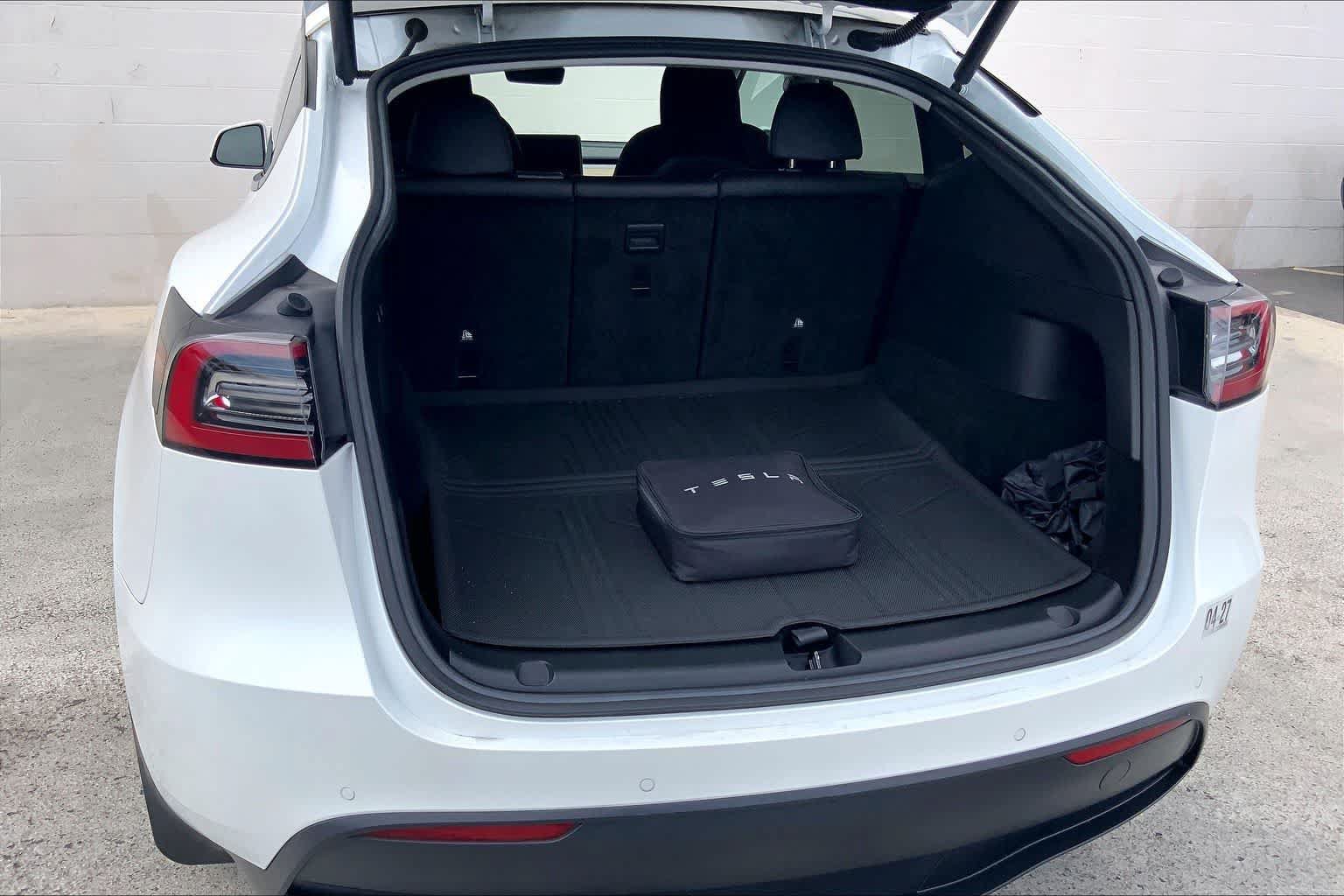 Used 2022 Tesla Model Y Long Range AWD/4WD image 18