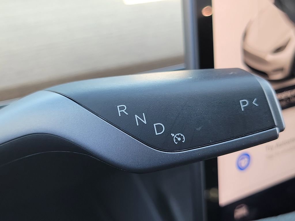 Used 2022 Tesla Model Y Long Range image 26