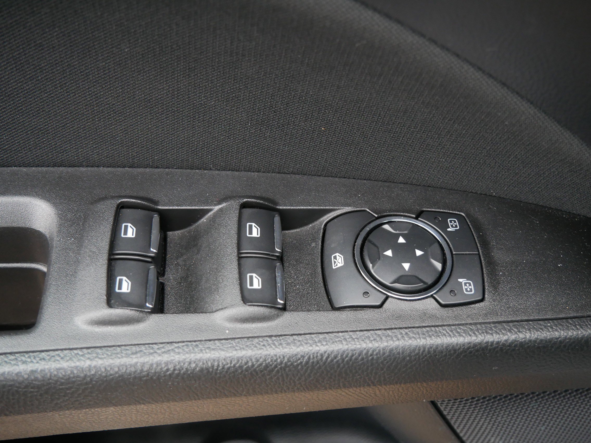 Used 2020 Ford Fusion SE image 21