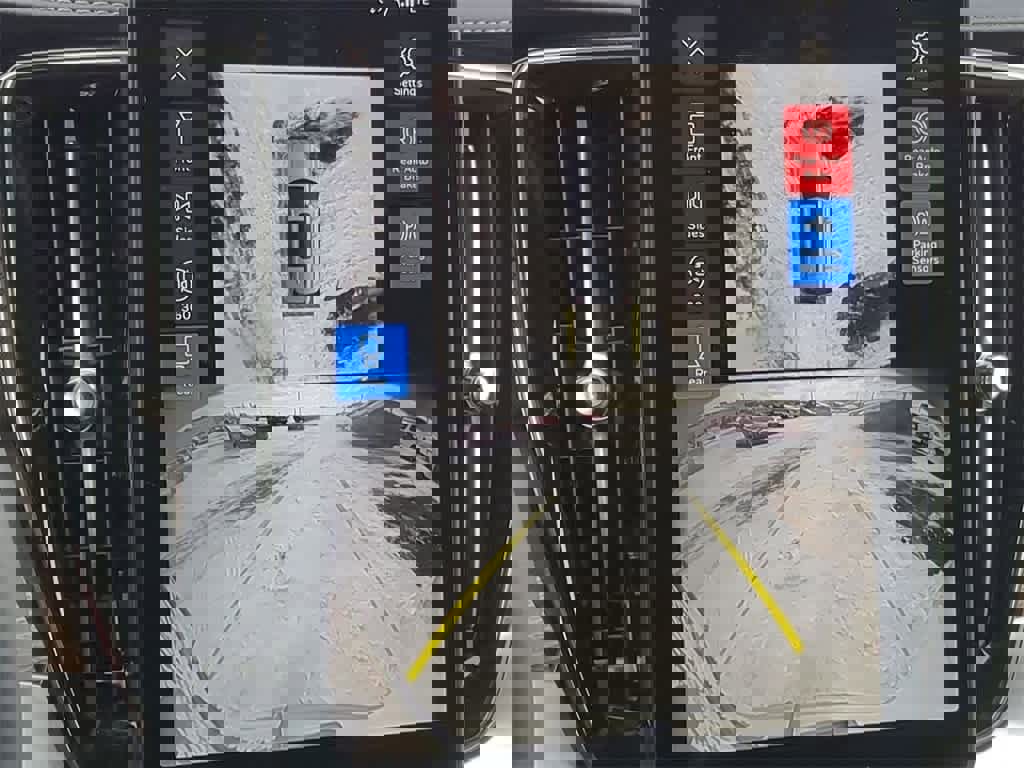 Certified 2026 Volvo XC90 B6 Plus w/ Protection Package Premier image 28