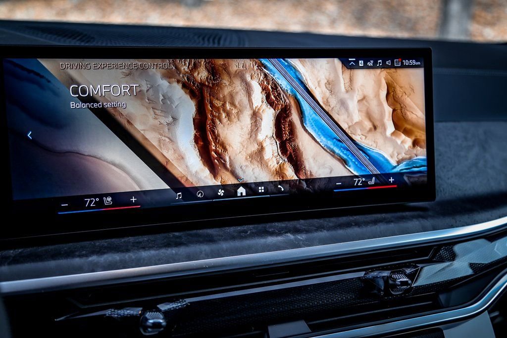 Used 2026 BMW X7 xDrive40i w/ Executive Package image 13