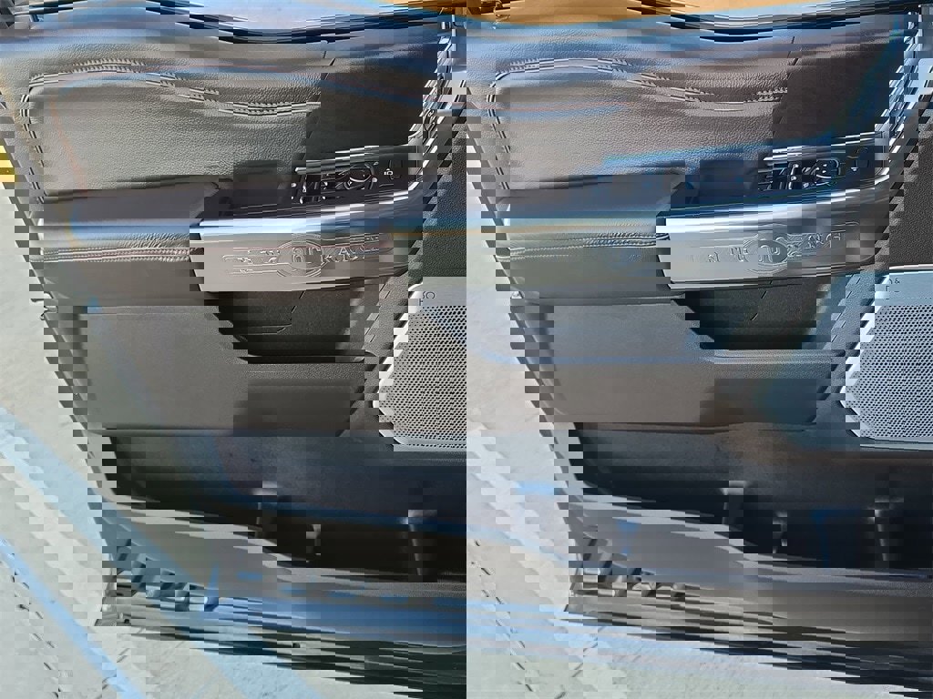 Used 2024 Ford F350 King Ranch w/ Chrome Package image 26